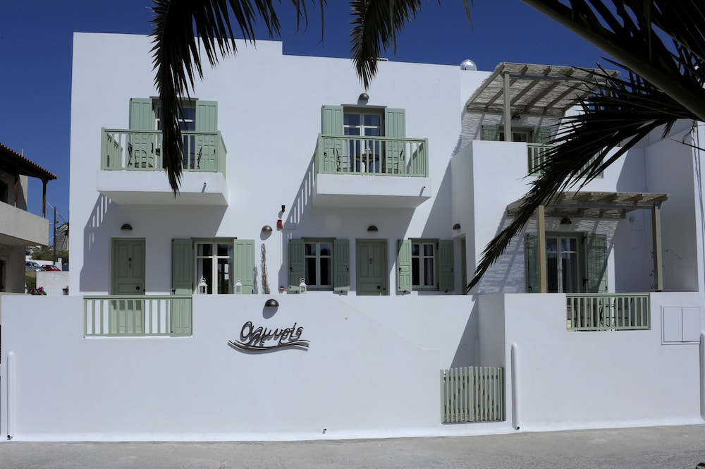 Almyris Hotel 5/41