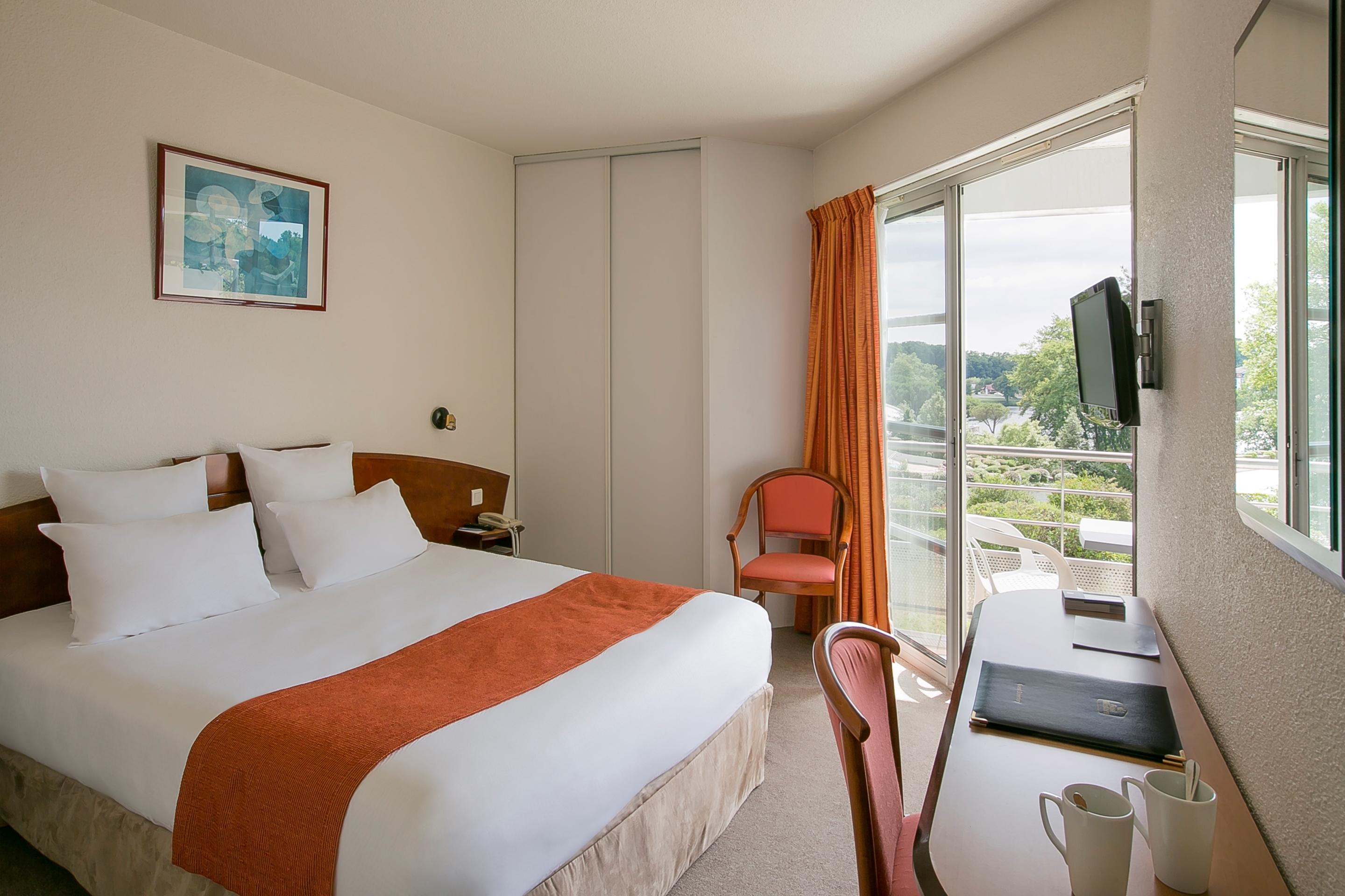 Room, Queen Bed