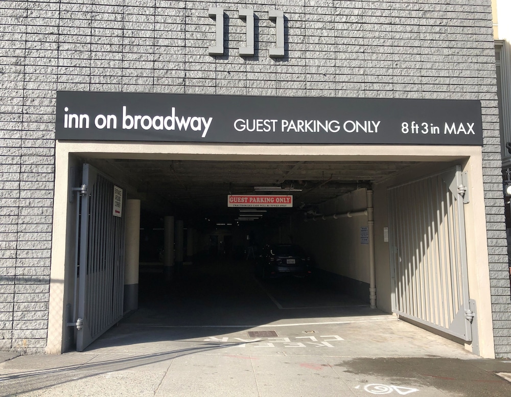 Inn on Broadway(EX. Broadway Manor Inn) 7/37