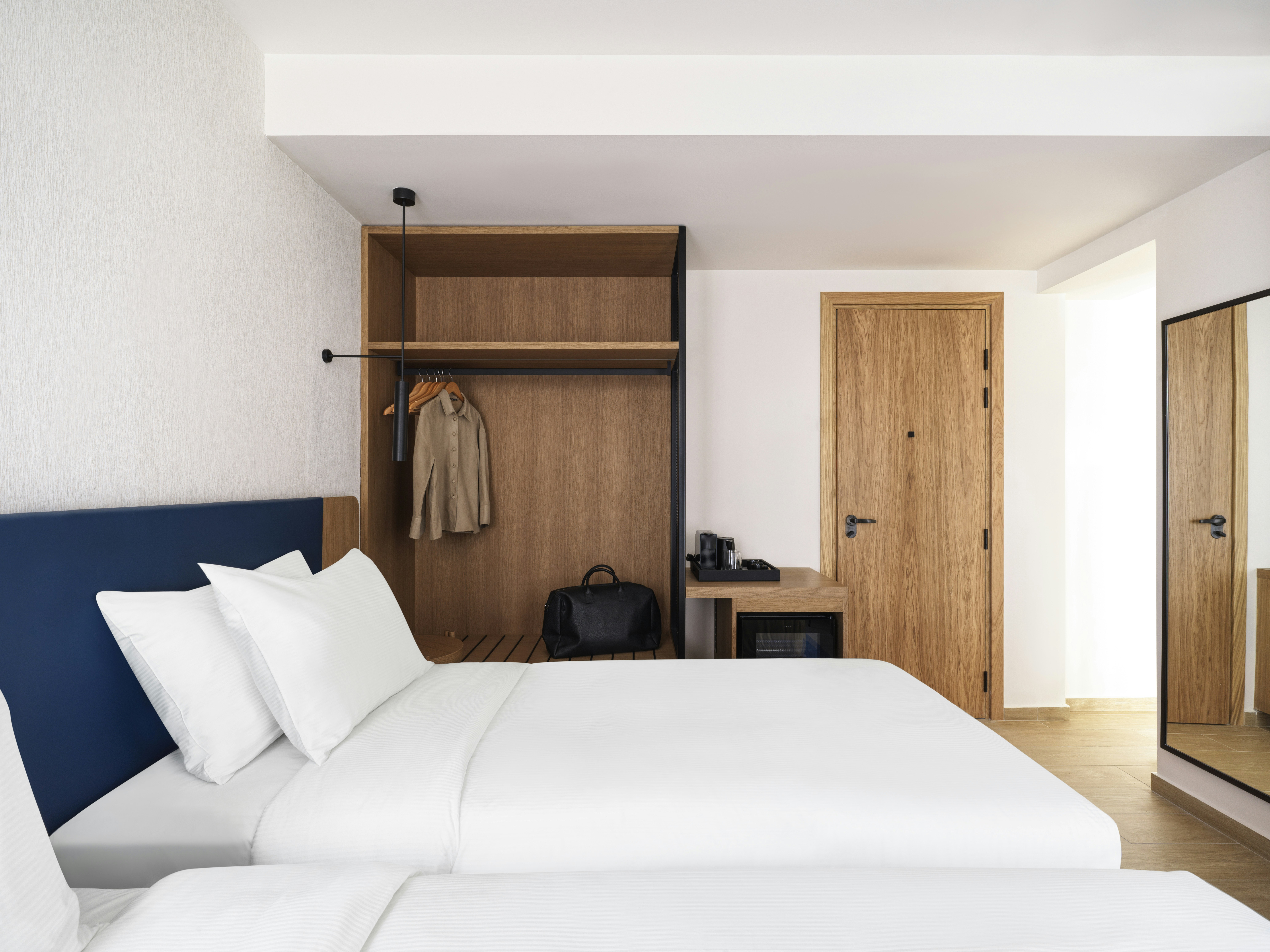 ROOM, TWIN BEDS