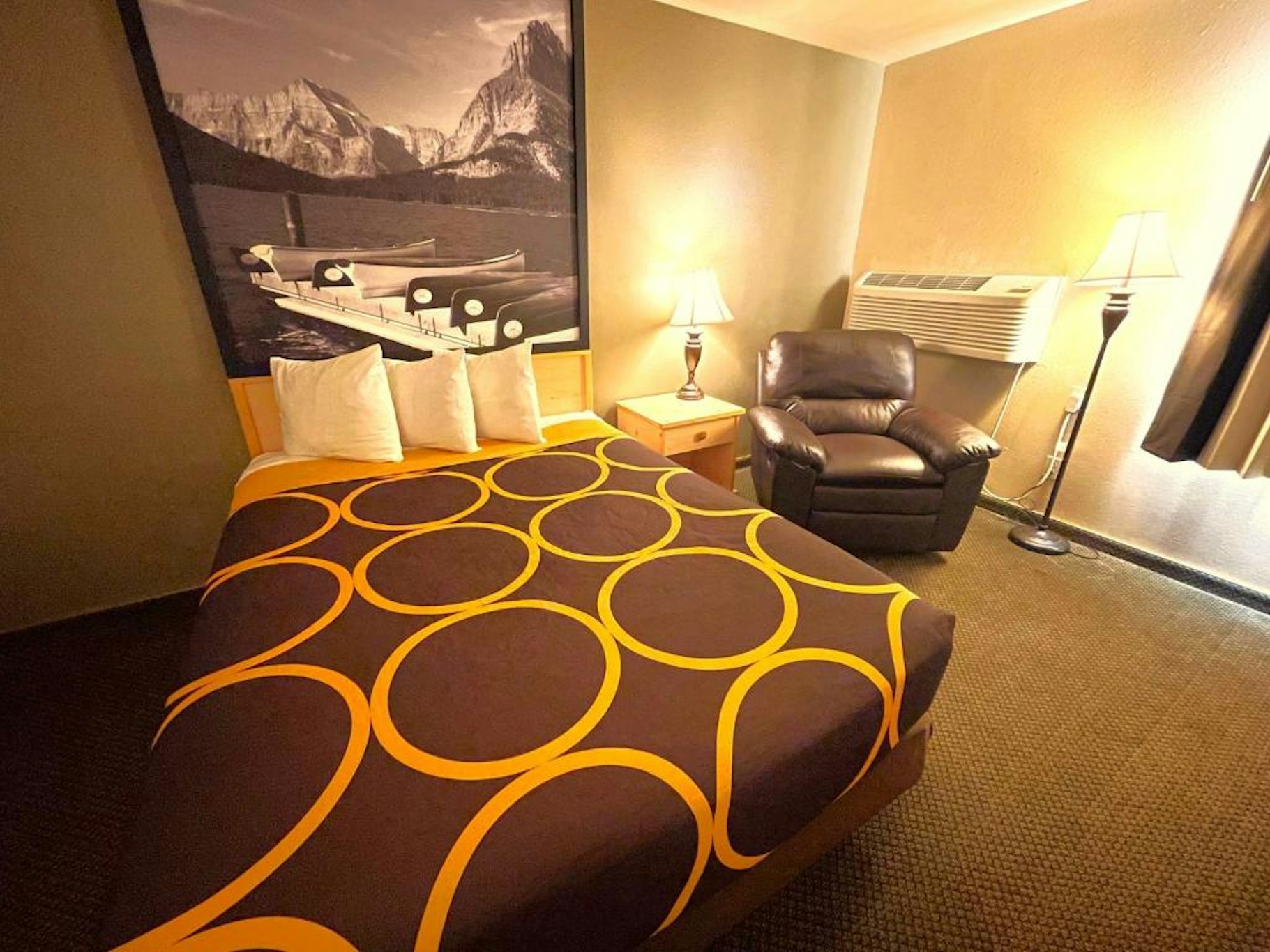 Super 8 by Wyndham Moscow / Pullman 28/39