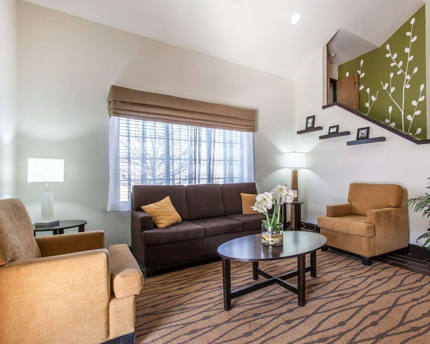 Inn & Suites Near I-90 And Ashtabula 9/14