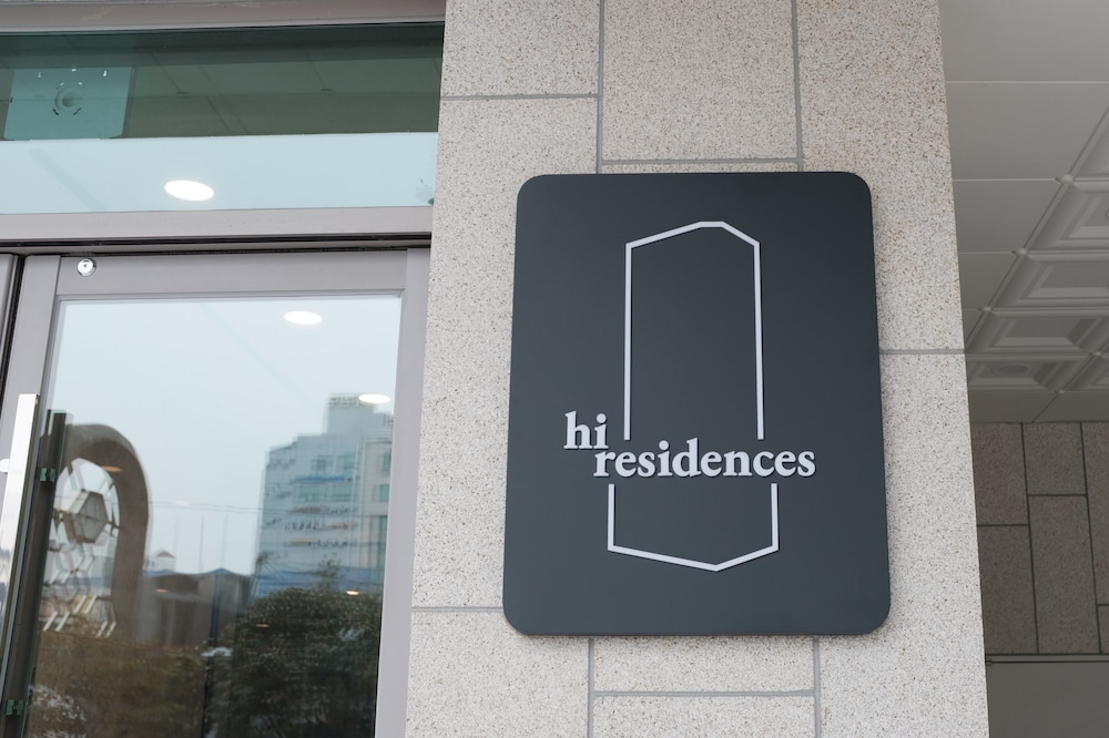 Hi Residences 19/30