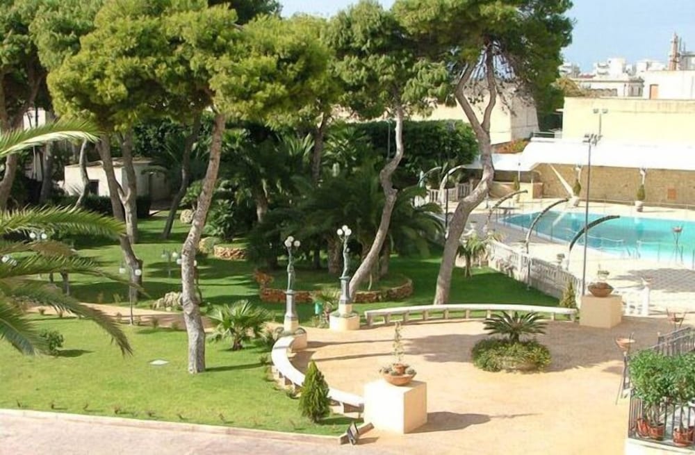 surroundings