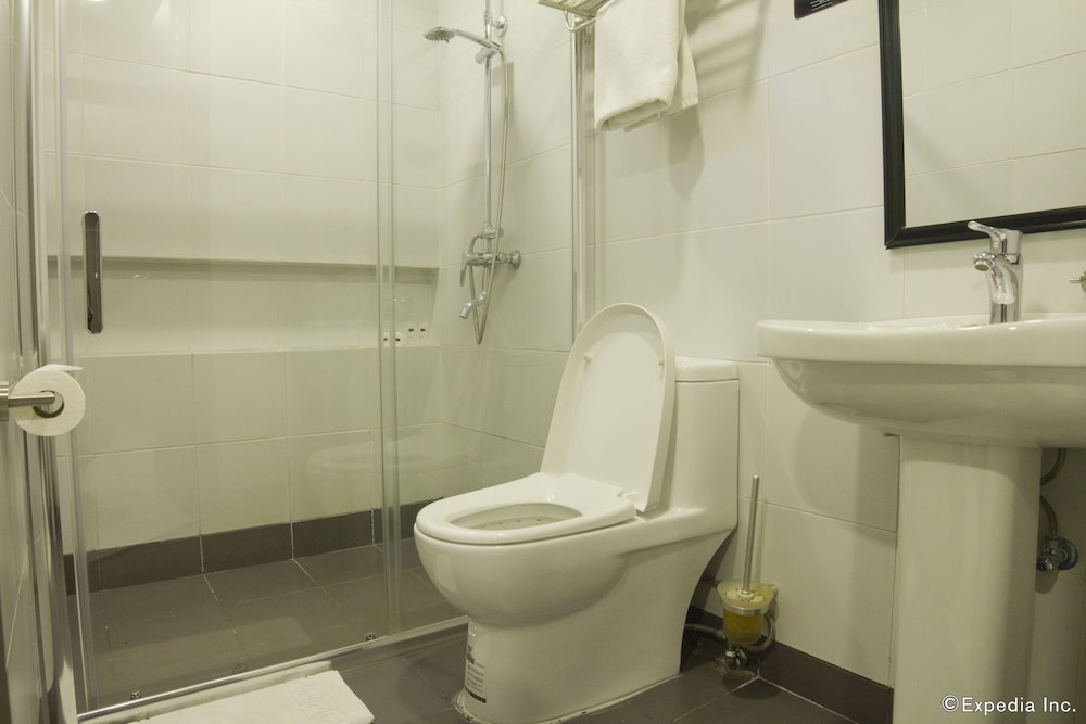 Jade Hotel Suites 64/66