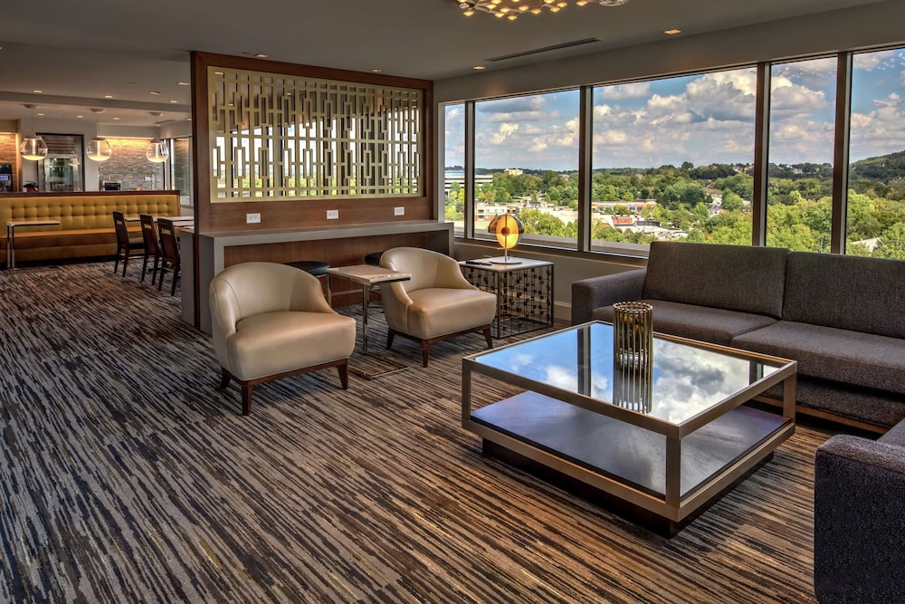 Hilton Franklin Cool Springs 37/81