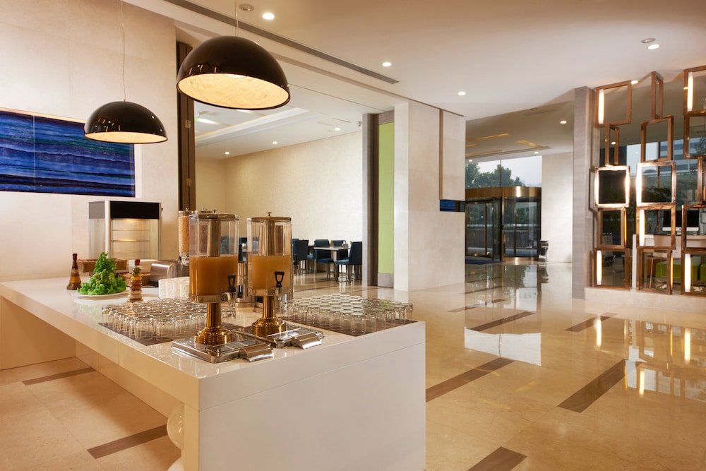 Holiday Inn Express Luoyang City Center 47/72