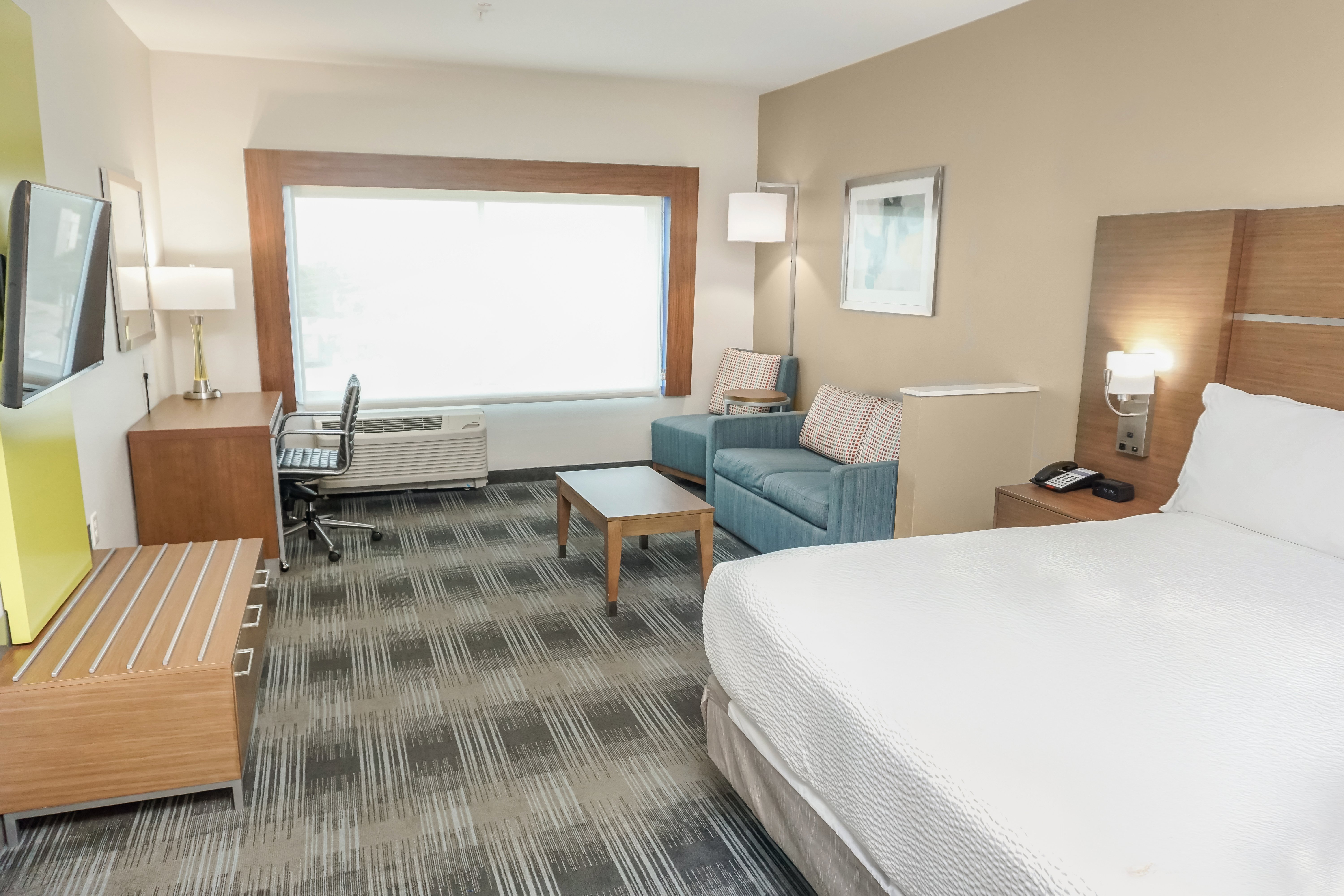 Suite, Double Bed, Accessible