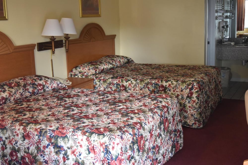Star Inn Biloxi 25/37