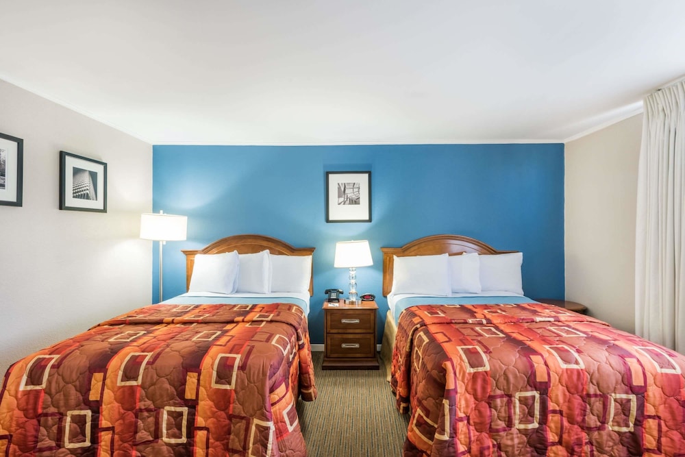 Travelodge by Wyndham Aberdeen 19/34