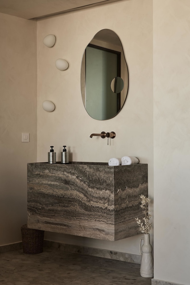Uzenie All Suites Boutique Resort 13/69