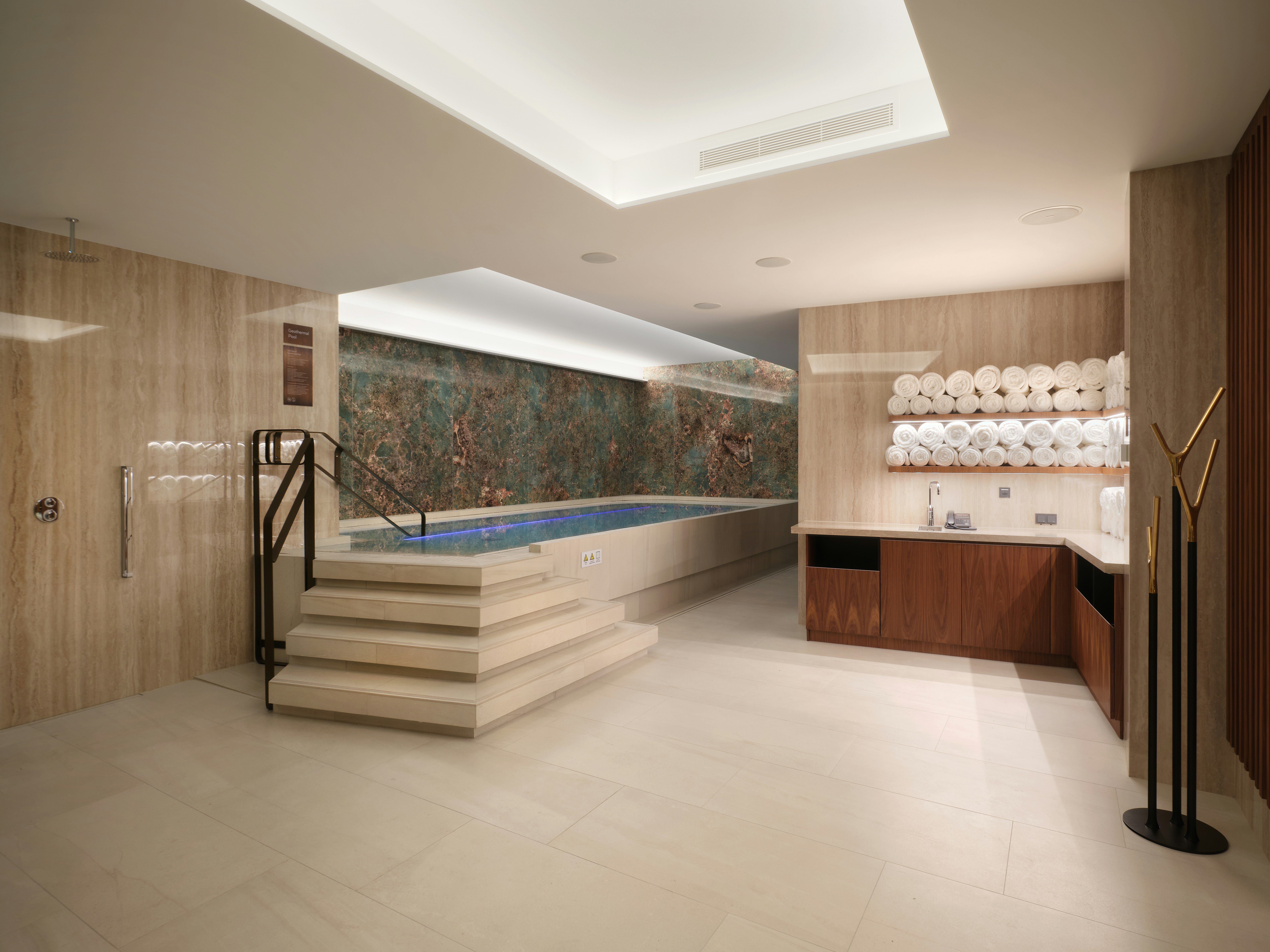 Iceland Parliament Hotel, Curio Collection by Hilton 4/31