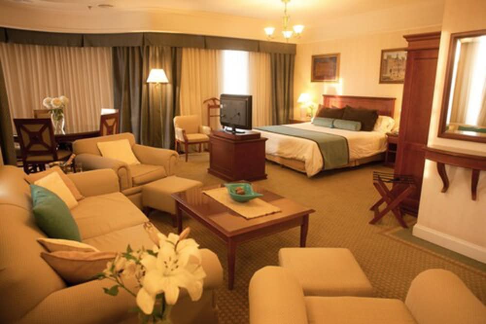 EPIC HOTEL VILLA MERCEDES 21/60