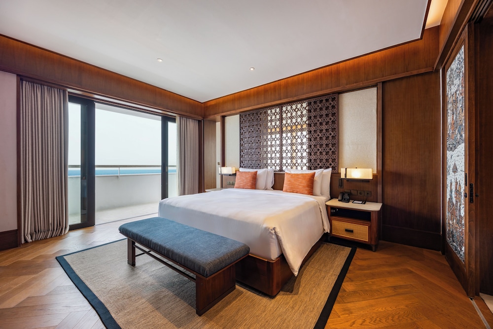 ROYAL, SUITE, OCEAN VIEW