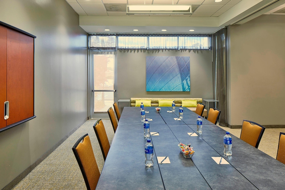SpringHill Suites by Marriott Atlanta Airport Gateway 40/46