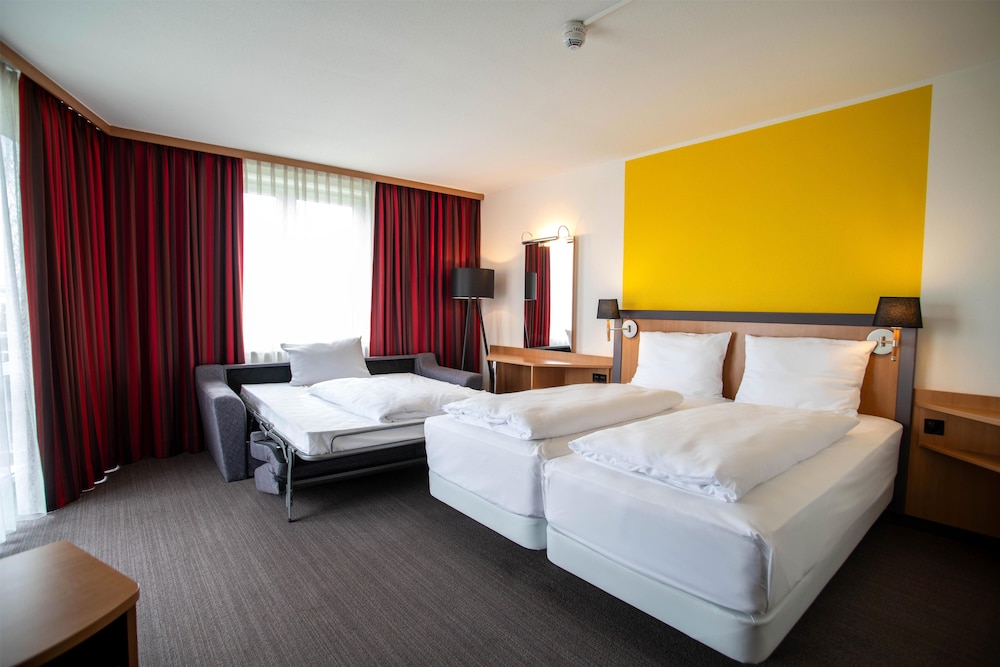 غرفة عائلية بسرير كوين مع أريكة، Best Western Conference Airporthotel Frankfurt-Moerfelden 4/10
