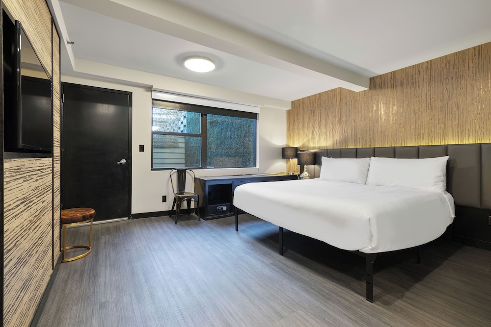 Hudson Yards Hotel 6/50