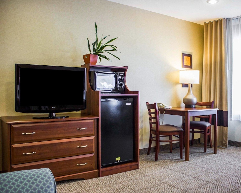 Spark by Hilton Guilford 17/64