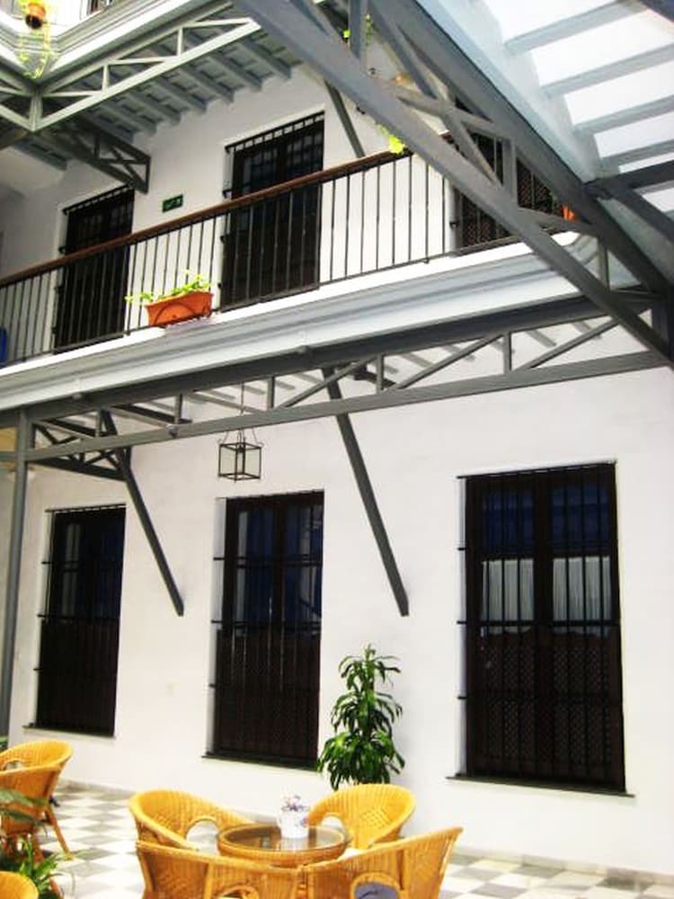 Apartamentos Larga 70 2/80