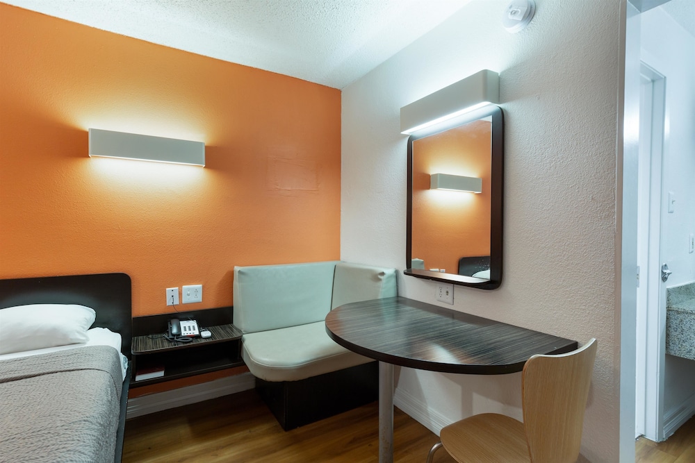 Motel6 Houston Tx East 43/54