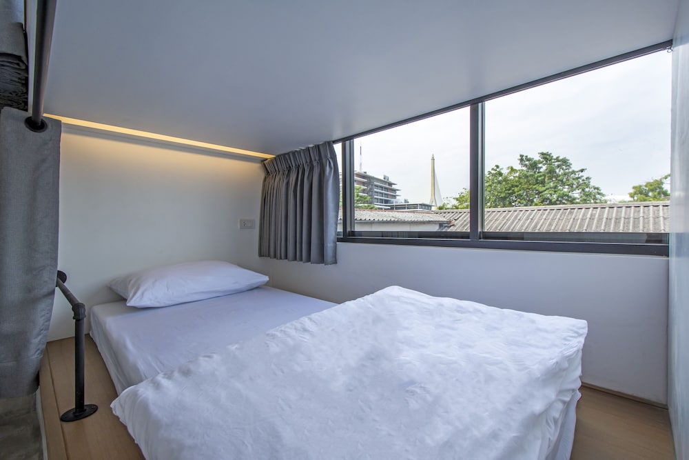 Lost Inn Bkk 23/67