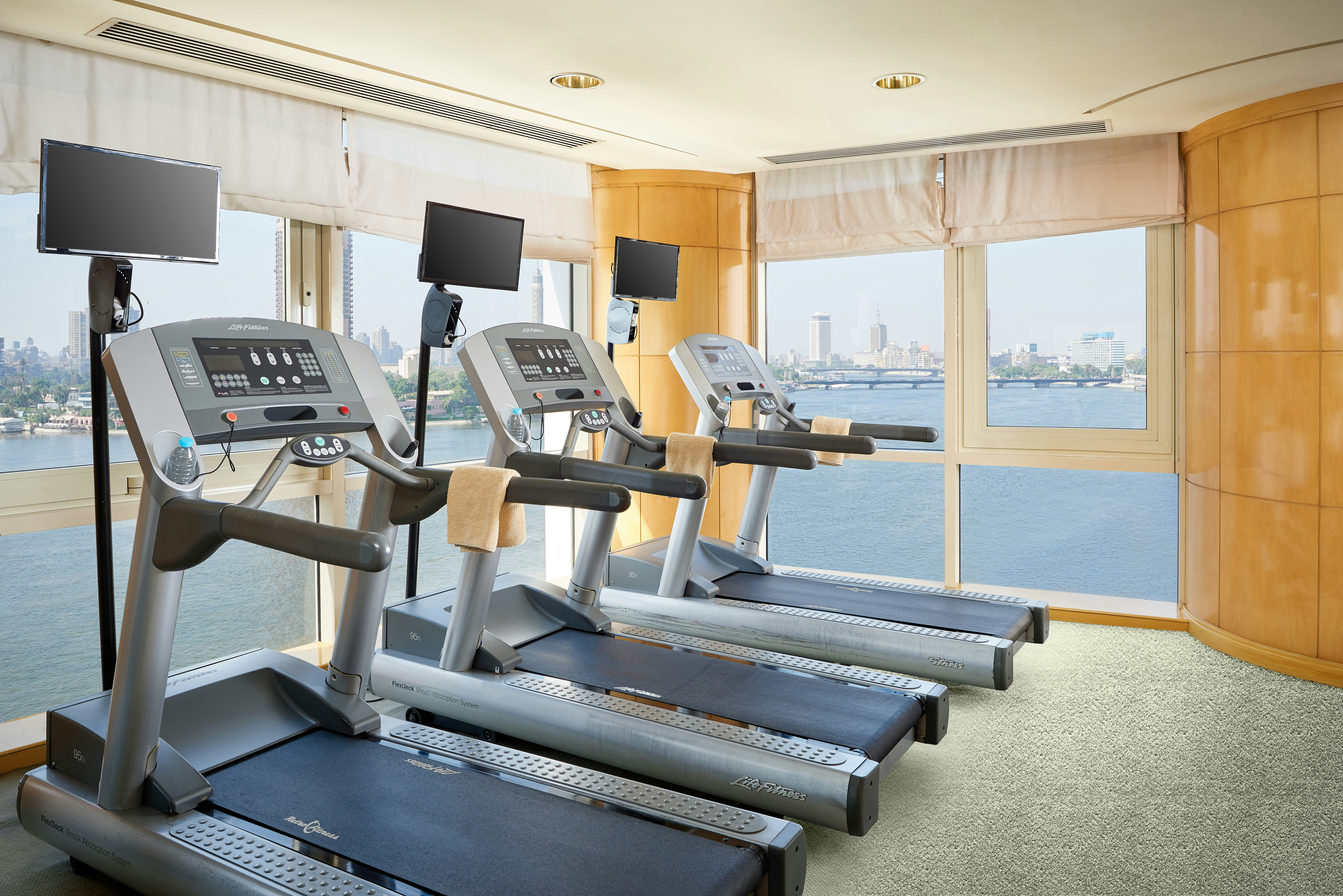 Hilton Cairo Grand Nile 20/50