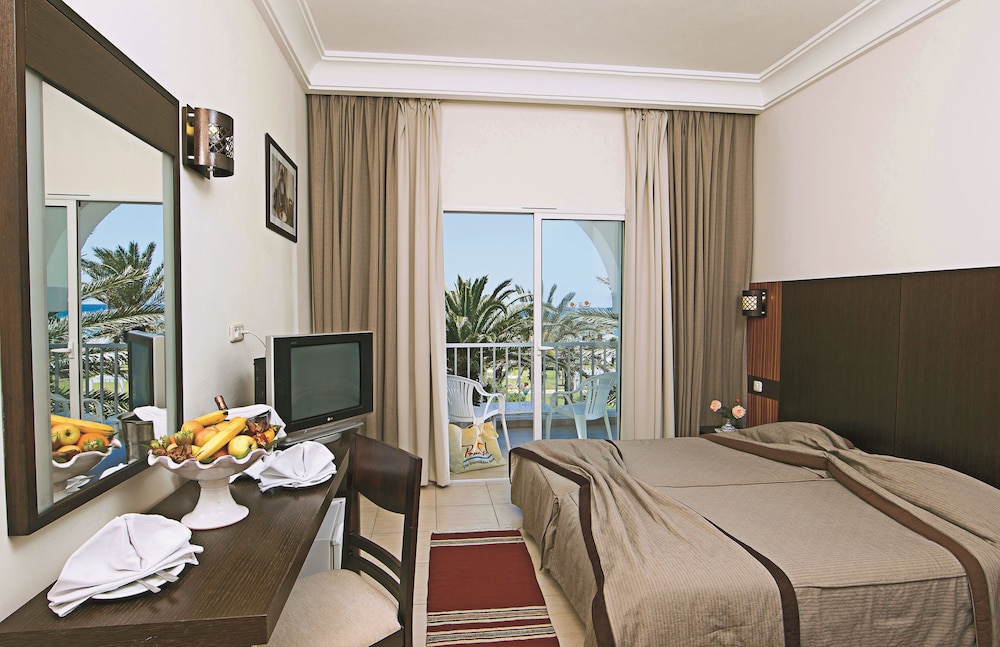 El Mehdi Beach Resort 19/84