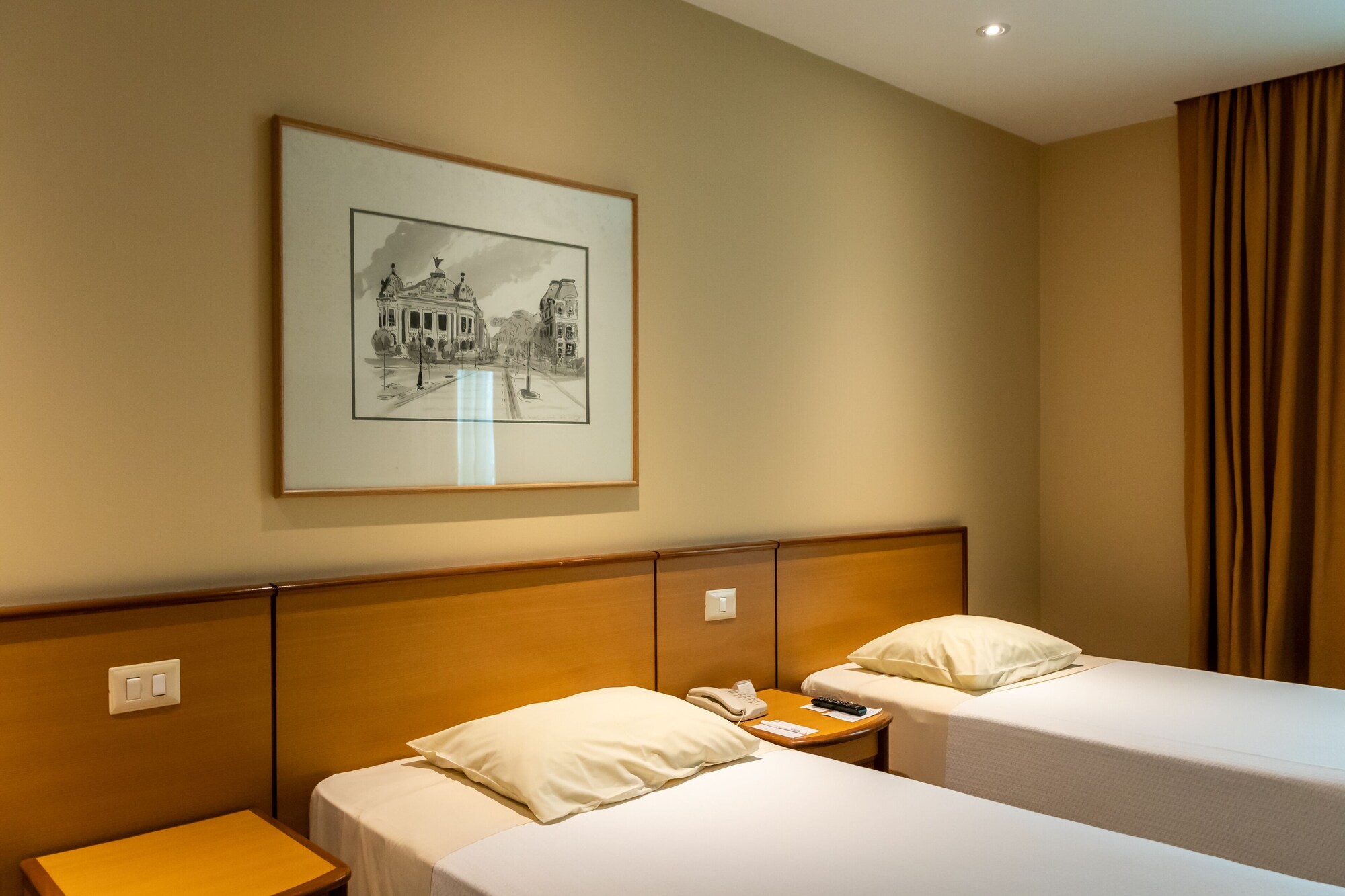 SUPERIOR, TWIN BEDS