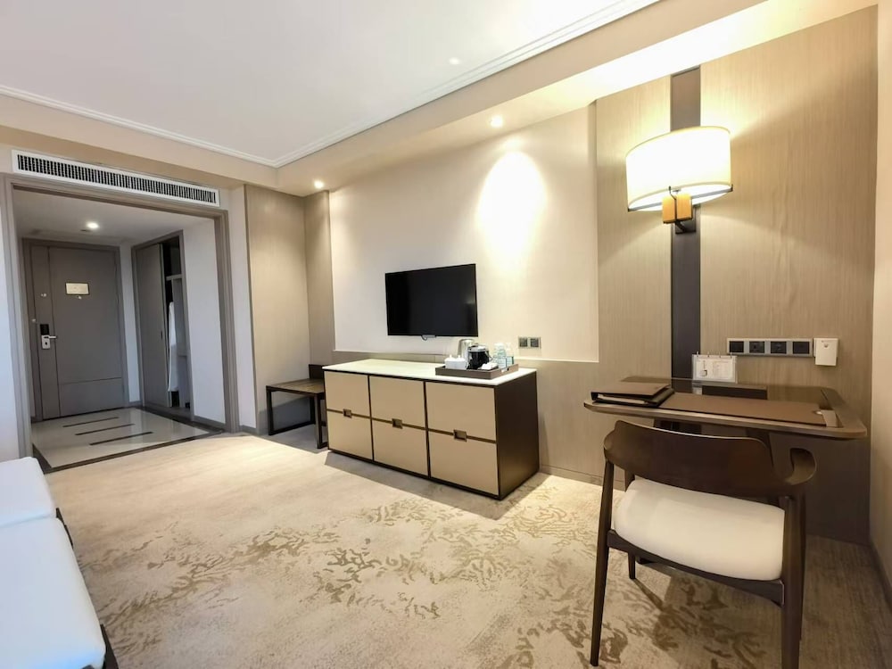 Jin Jiang Pine City Hotel 46/50