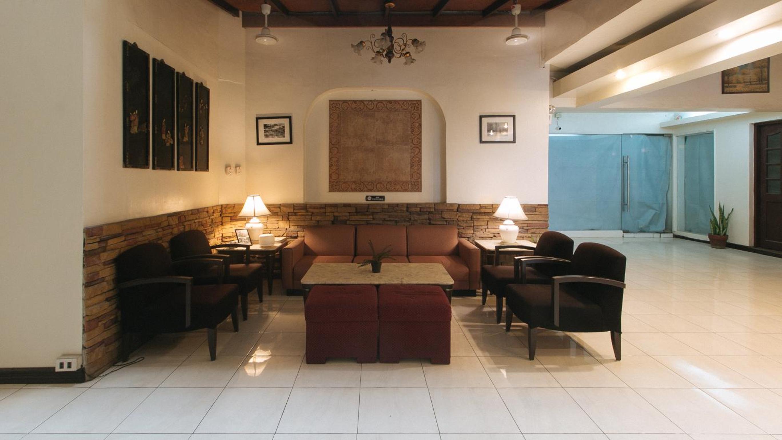 El Rico Suites 36/47