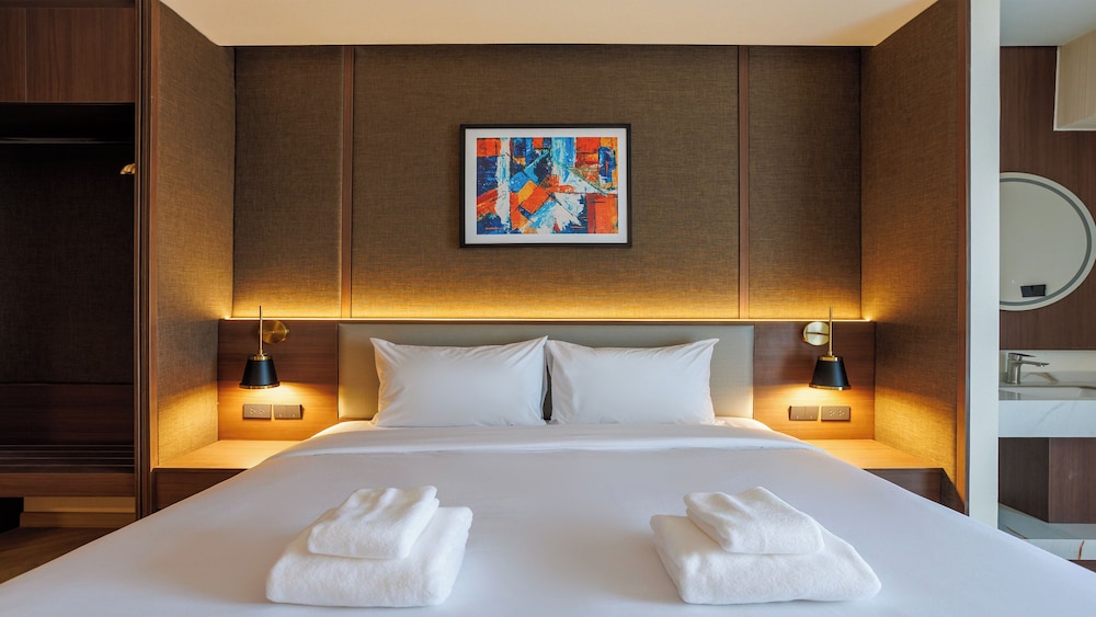 PREMIER, LUXURY