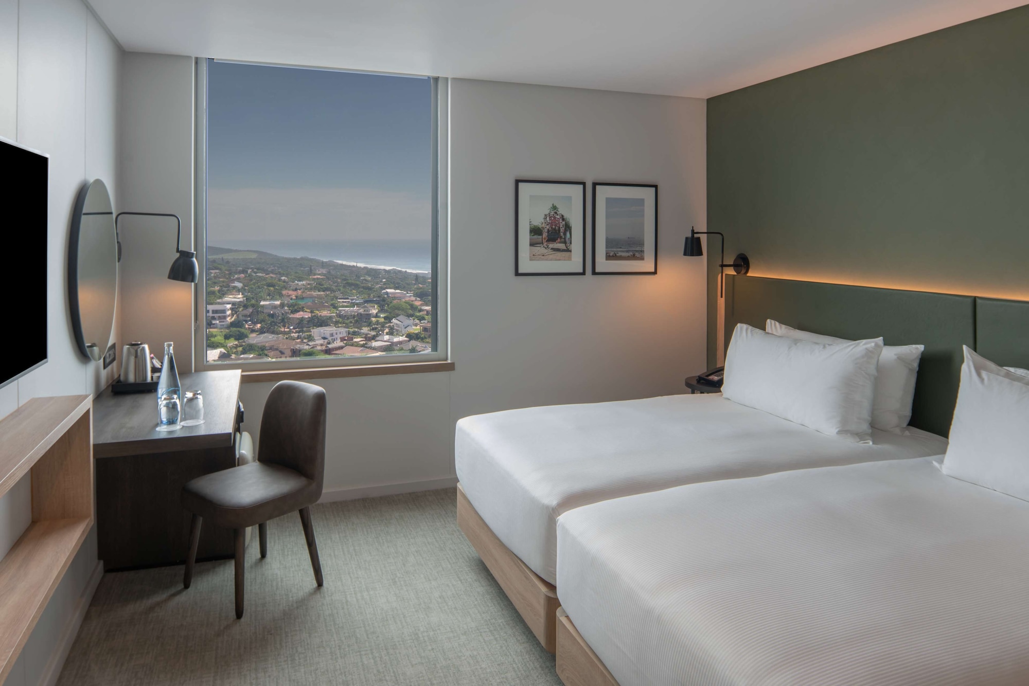 ROOM, TWIN BEDS