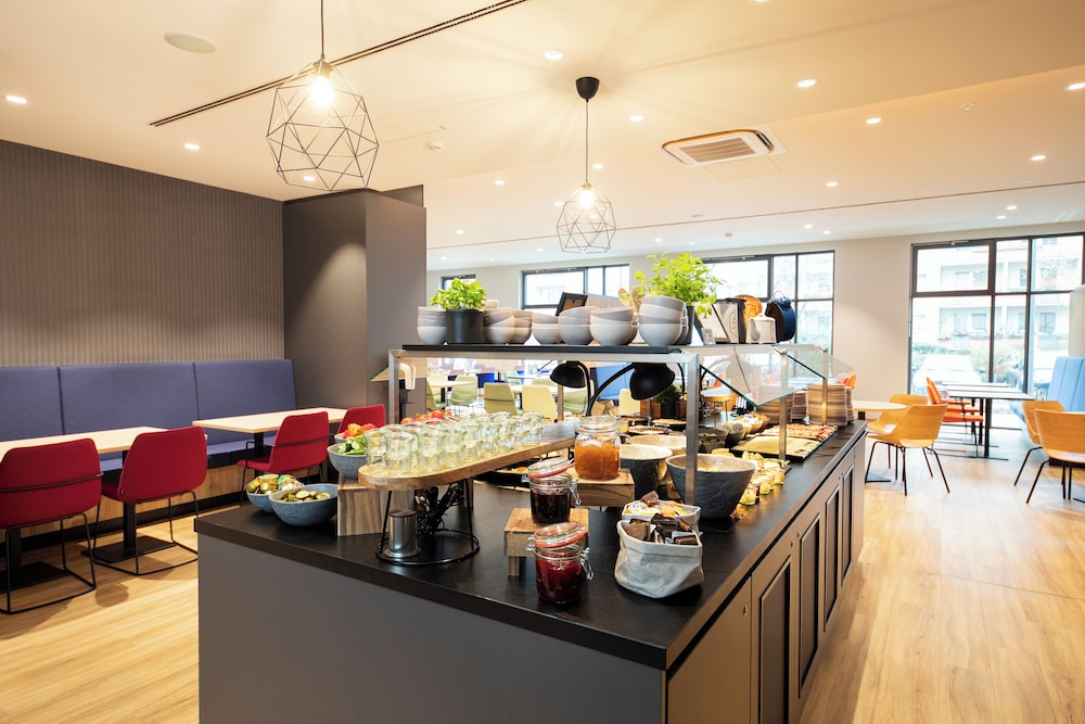 LOGINN Hotel Berlin Airport 44/59