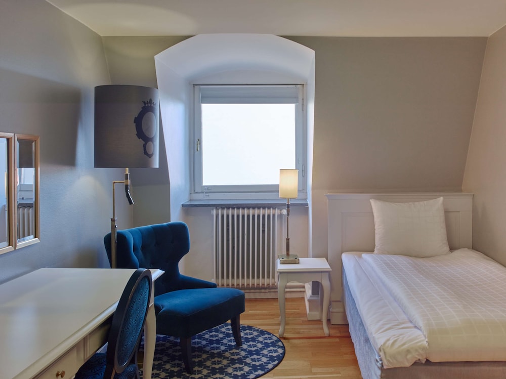 ROOM, SINGLE, SINGLE BED