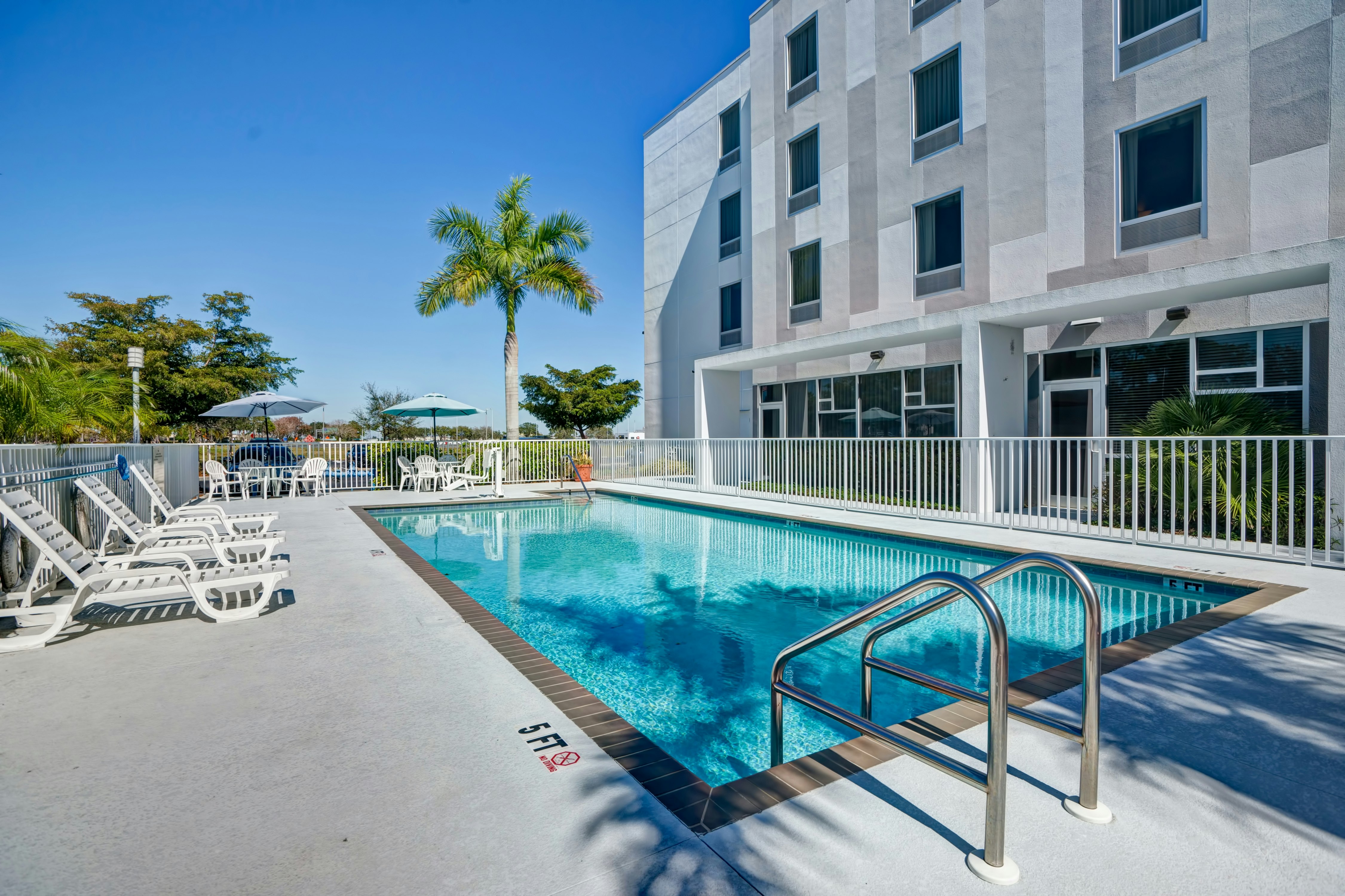 Hampton Inn and Suites Sarasota/Bradenton-Airport 3/68