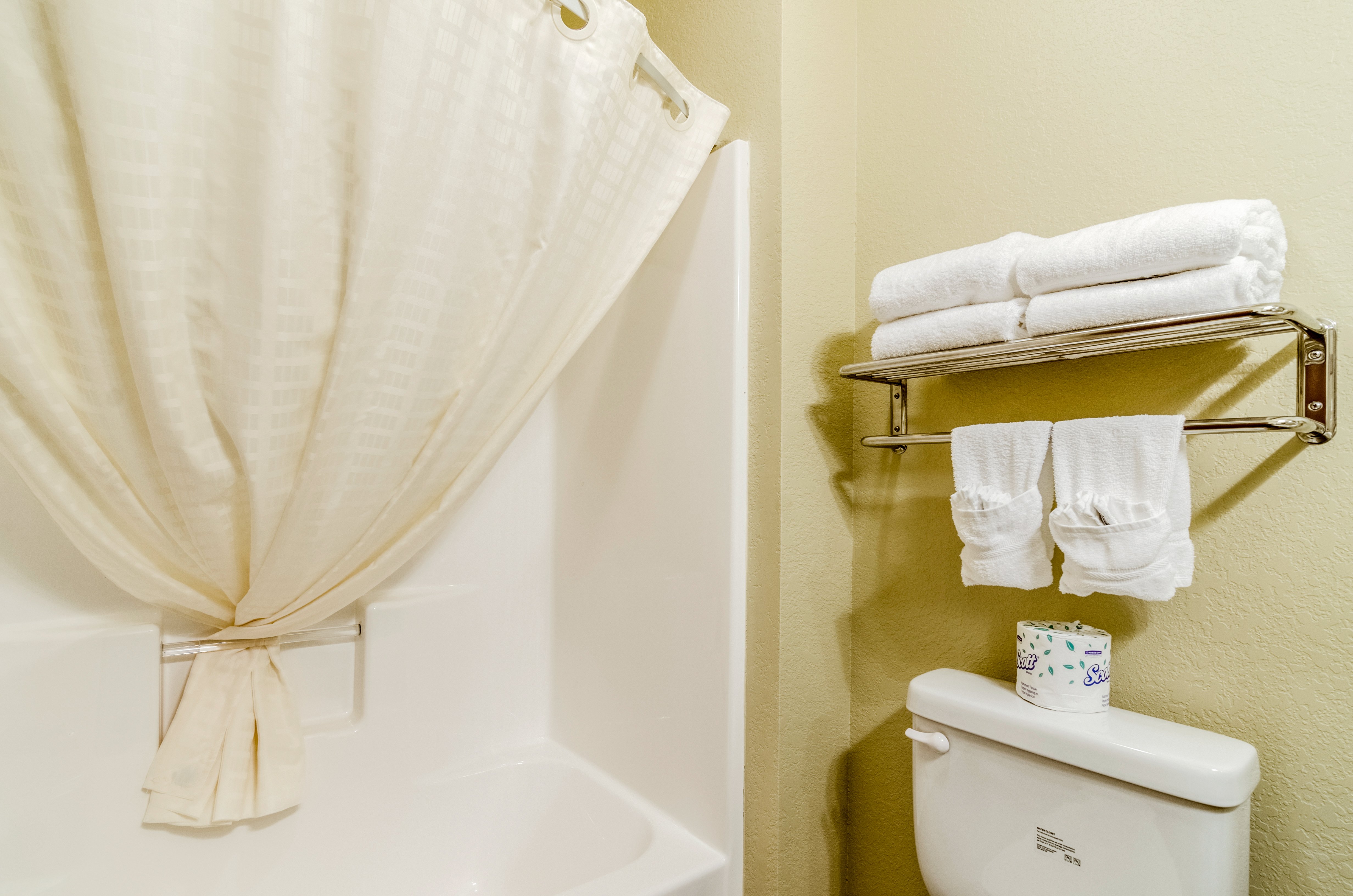 Cobblestone Inn and Suites Cambridge 37/38