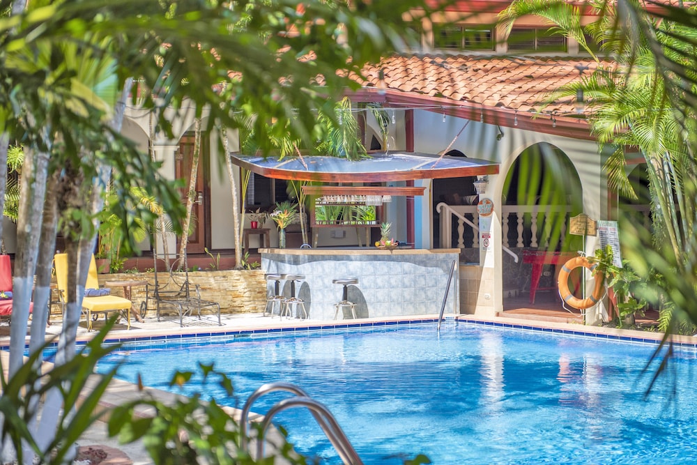 Hotel Villas Lirio 40/48