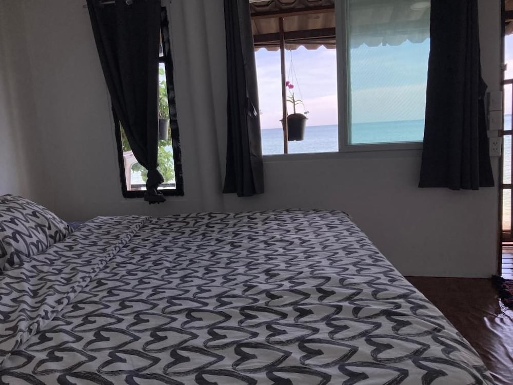 غرفة أساسية بسرير كينج بإطلالة على الشاطئ بشرفة، Ban Na White Sand Beach 7/10