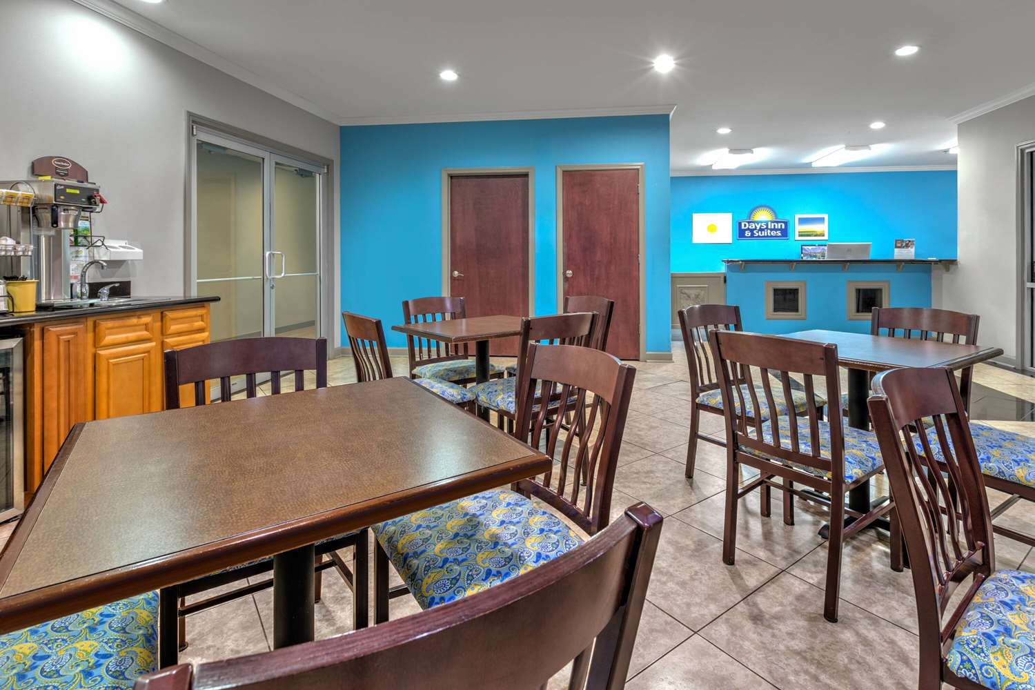 Days Inn & Suites By Wyndham Cabot 38/56