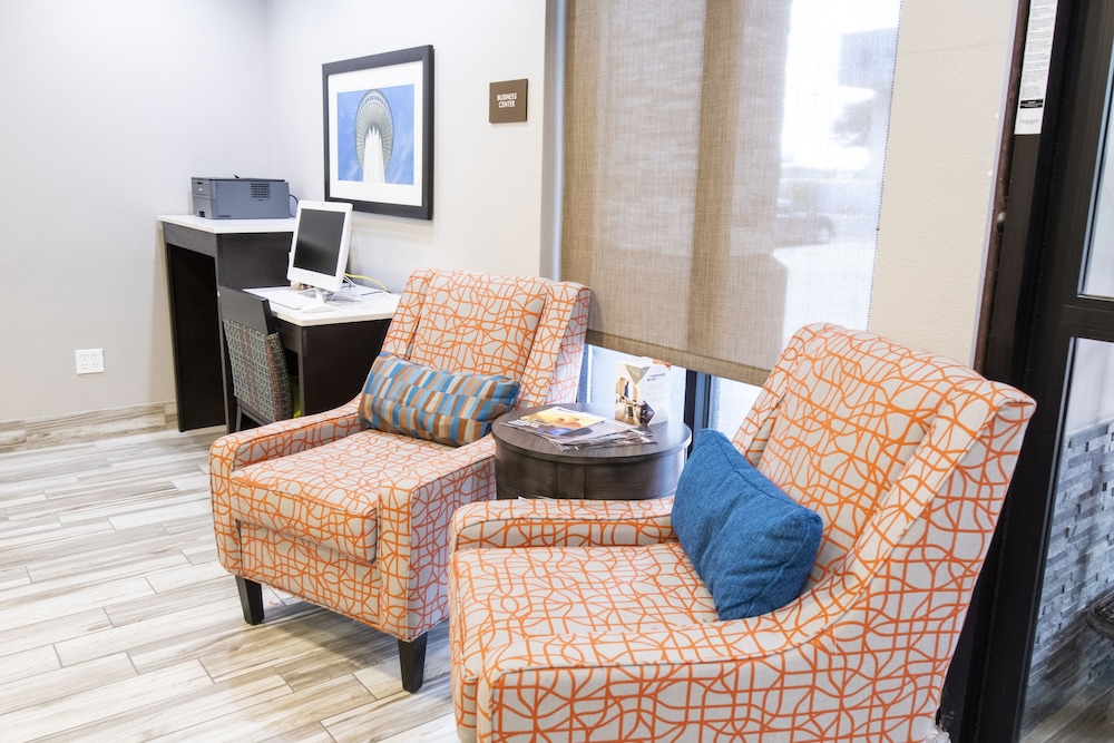 Comfort Inn And Suites Near Medical Center 51/56