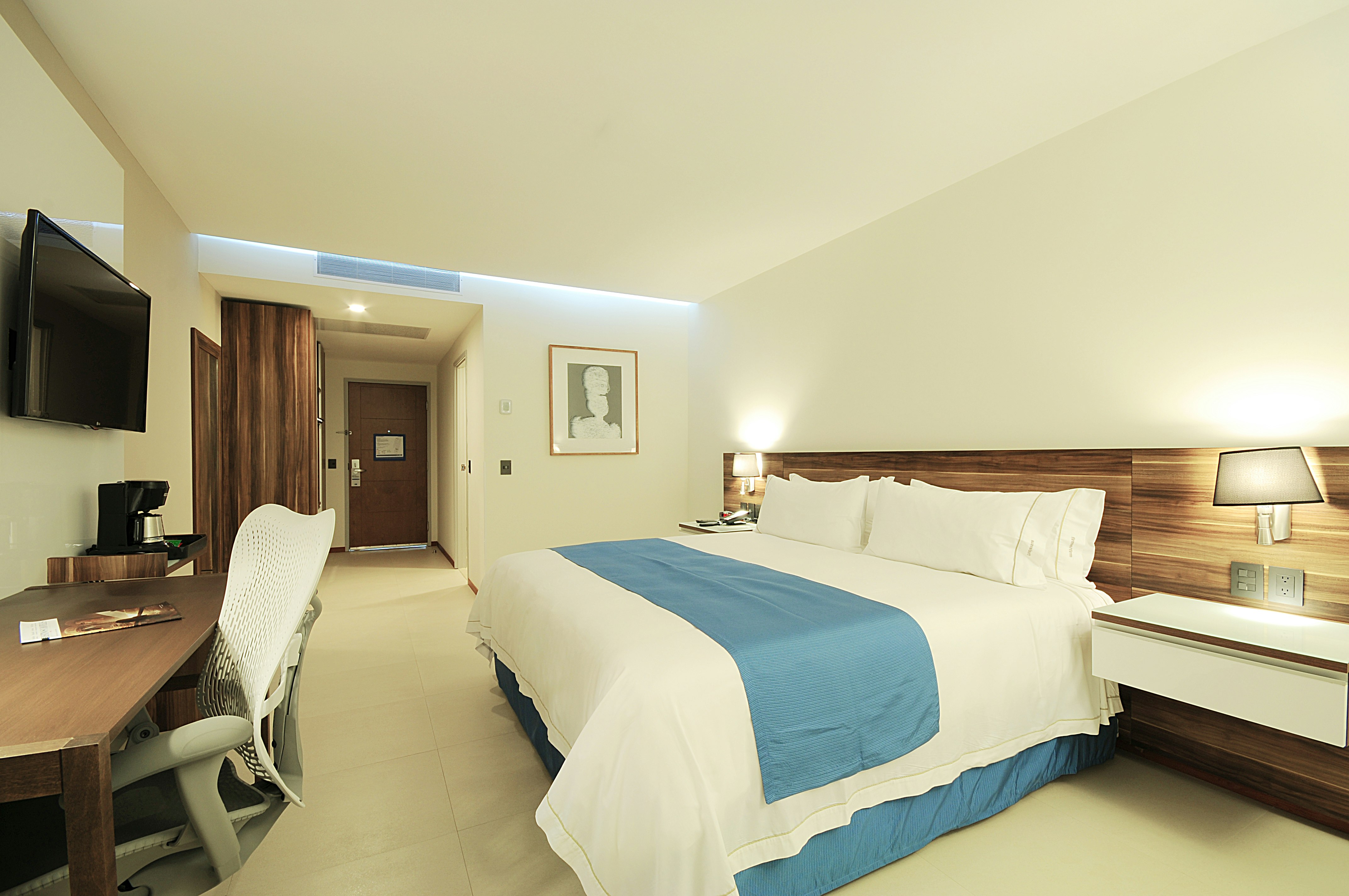 Holiday Inn Express Puerto Vallarta 12/50