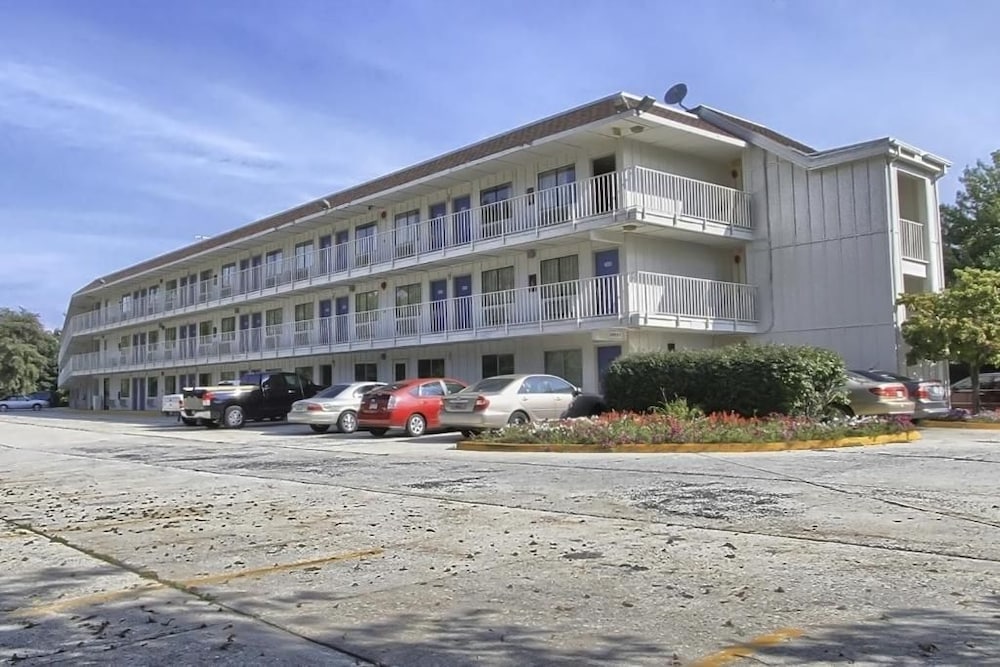 Motel6 New Cumberland, PA - Harrisburg - Hershey South 38/43