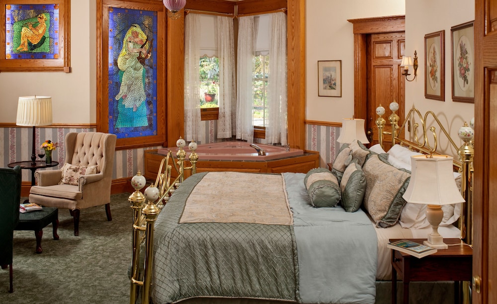 Old Rittenhouse Inn 24/50