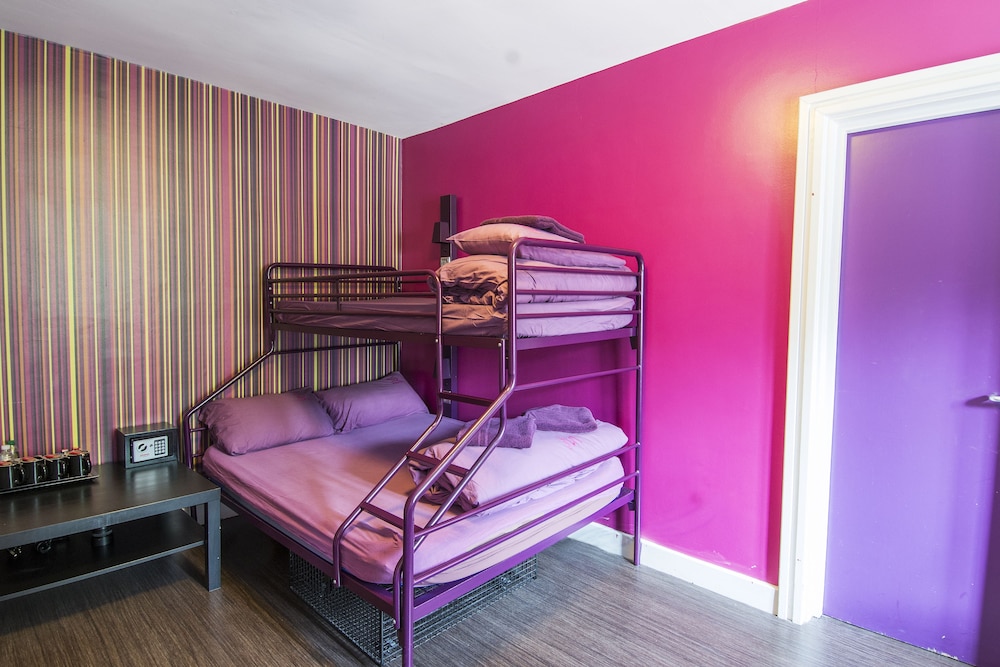 Safestay London Kensington Holland Park 20/27