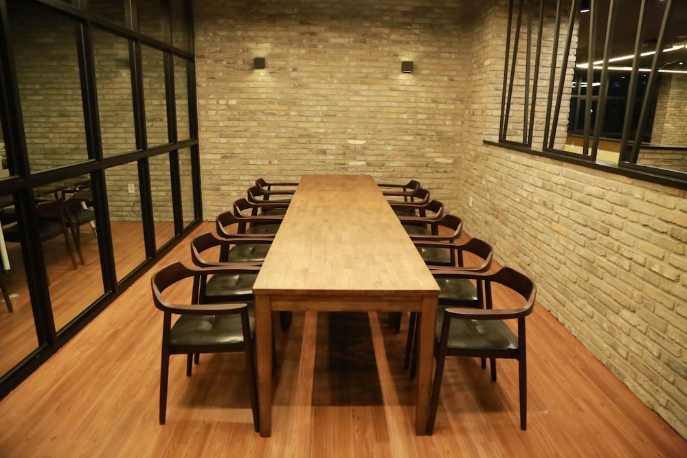 Vella Suite Hotel 46/50