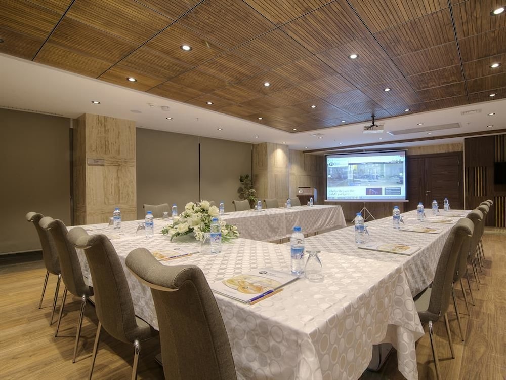 Fesa Business Hotel 59/67