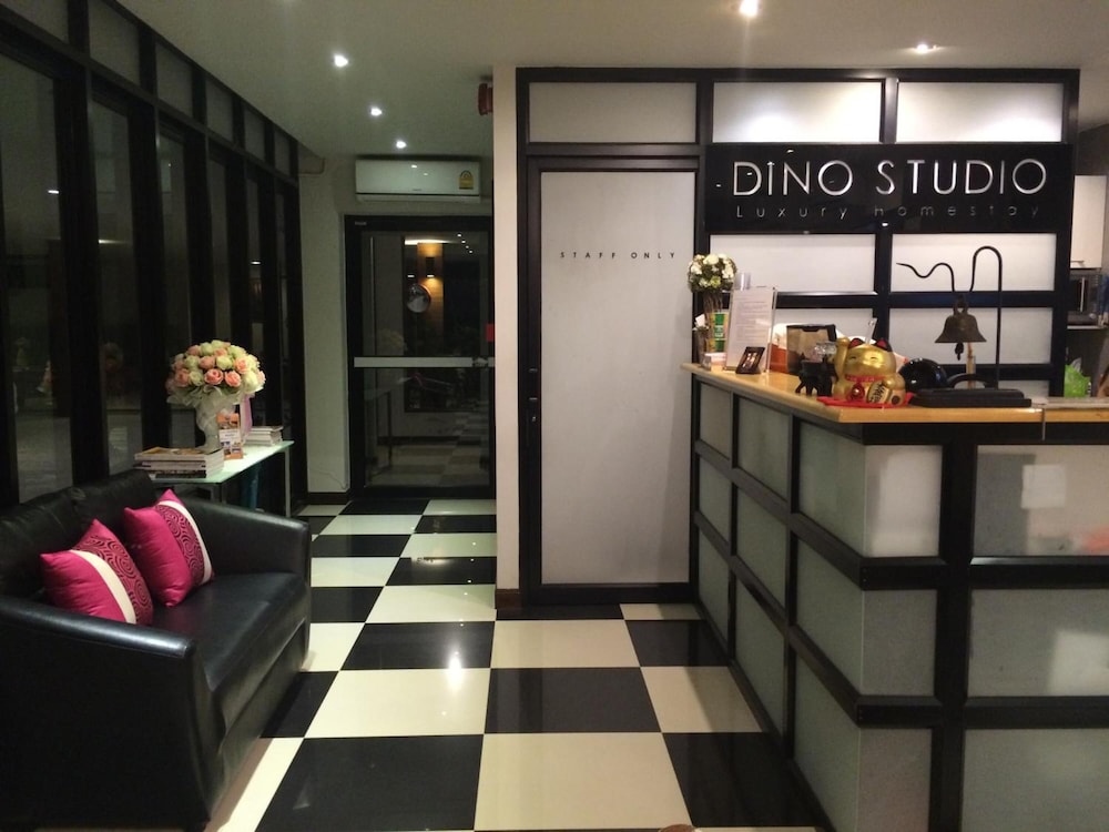 Dino Studio 8/39