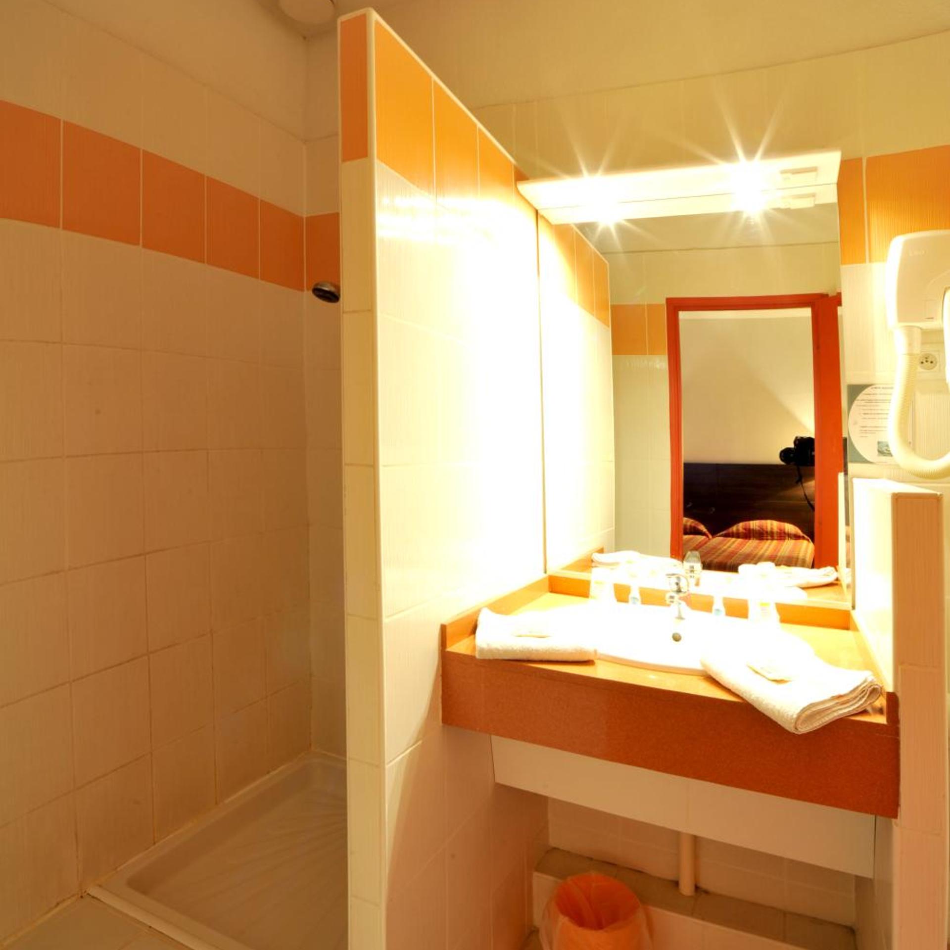 Room, Quadruple, Urban by Balladins Perpignan 4/5