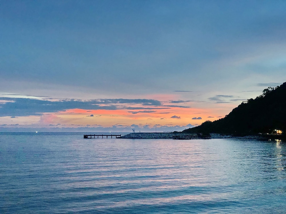 Rayong Resort Hotel 48/65