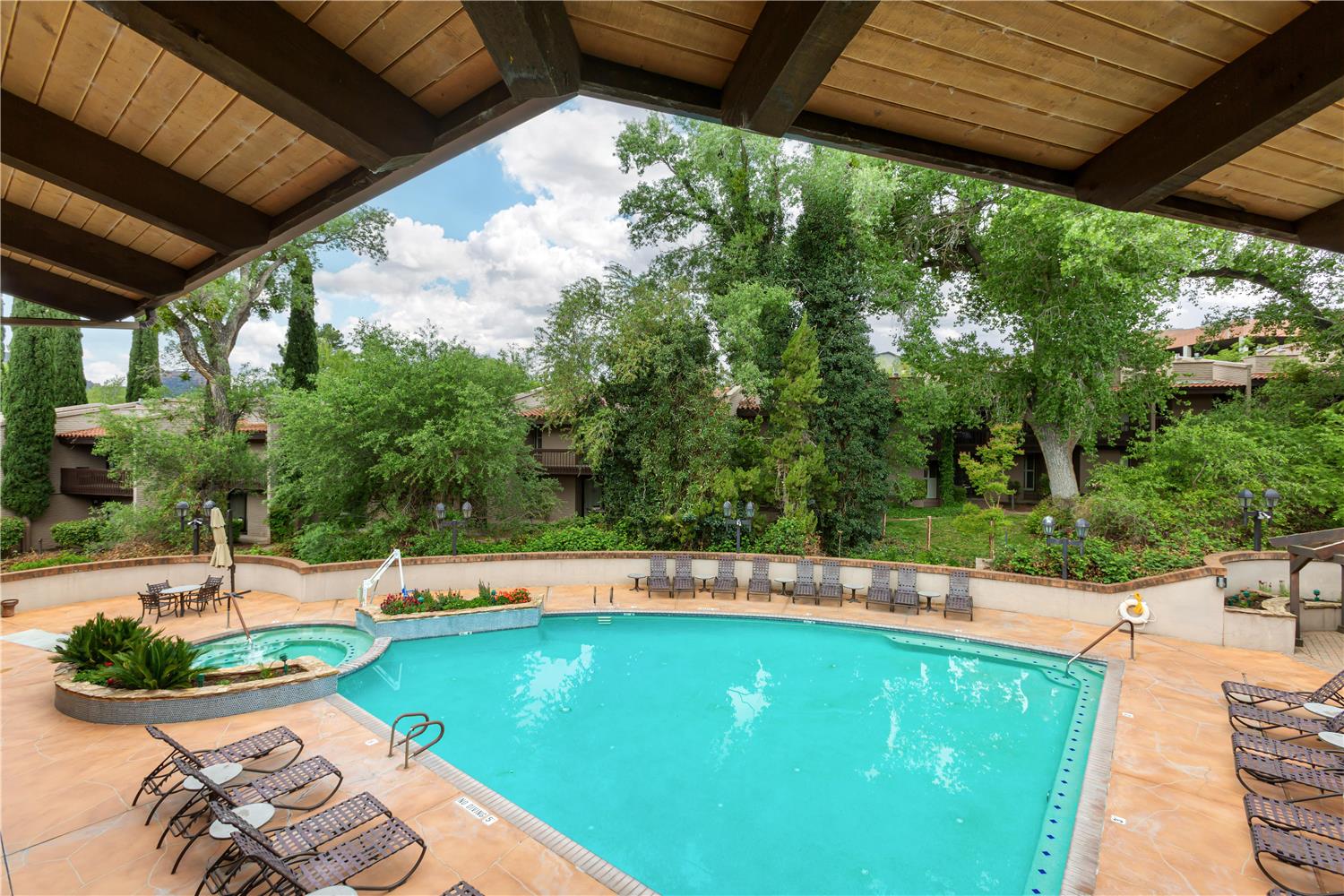 Best Western Plus Arroyo Roble Hotel & Creekside Villas 47/47